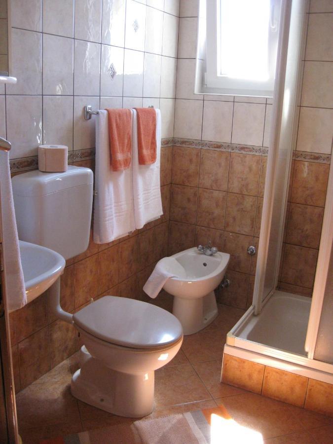 Apartments Nera Veldić Tisno Buitenkant foto