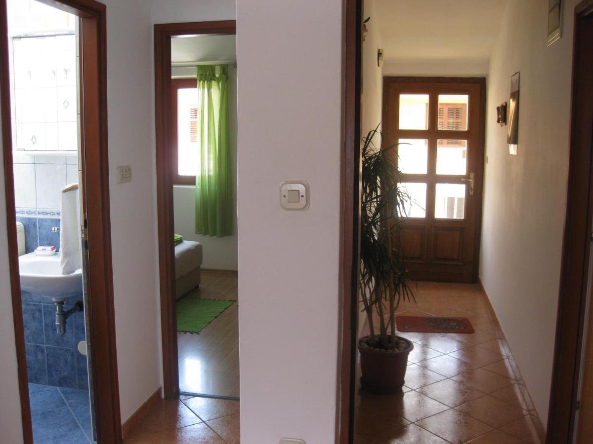 Apartments Nera Veldić Tisno Buitenkant foto
