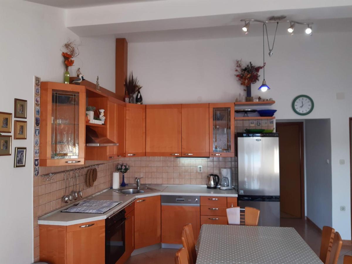 Apartments Nera Veldić Tisno Buitenkant foto