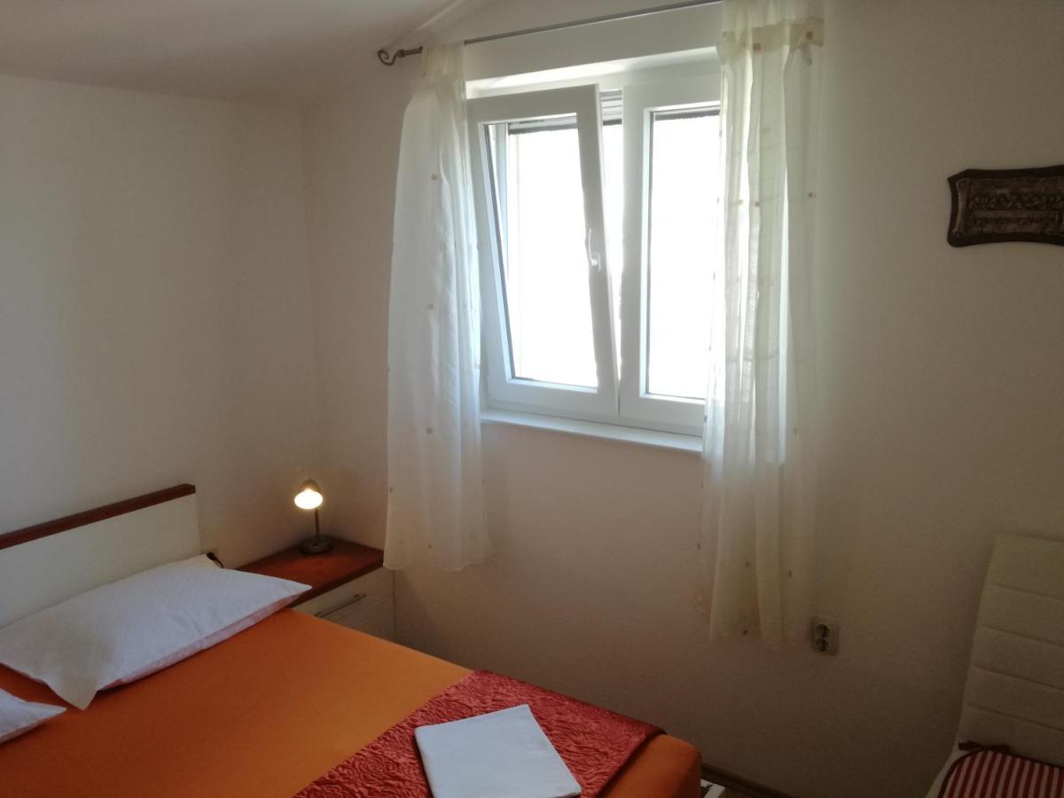 Apartments Nera Veldić Tisno Buitenkant foto