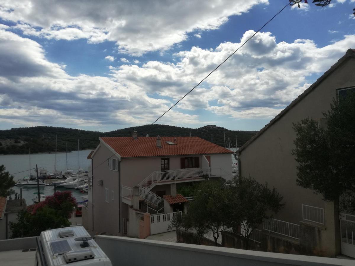 Apartments Nera Veldić Tisno Buitenkant foto