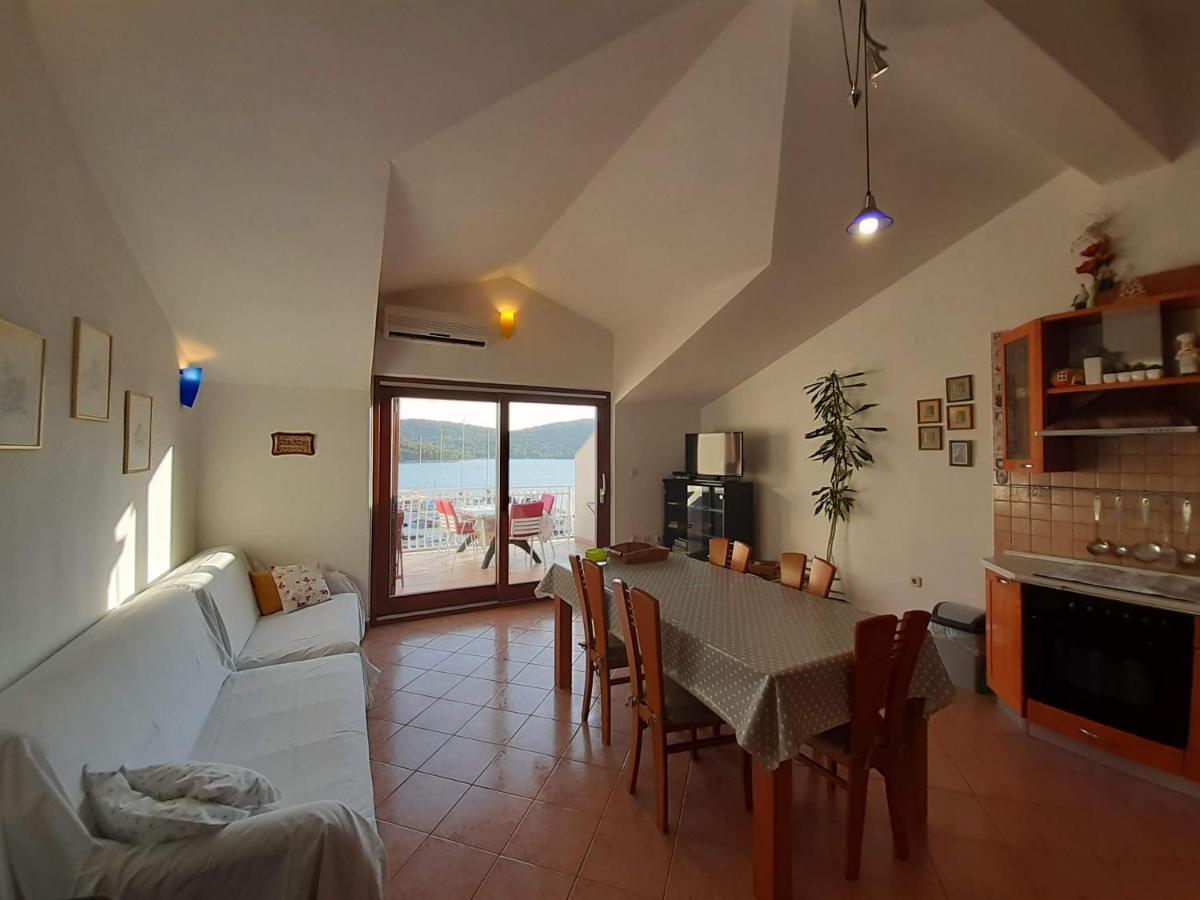 Apartments Nera Veldić Tisno Buitenkant foto