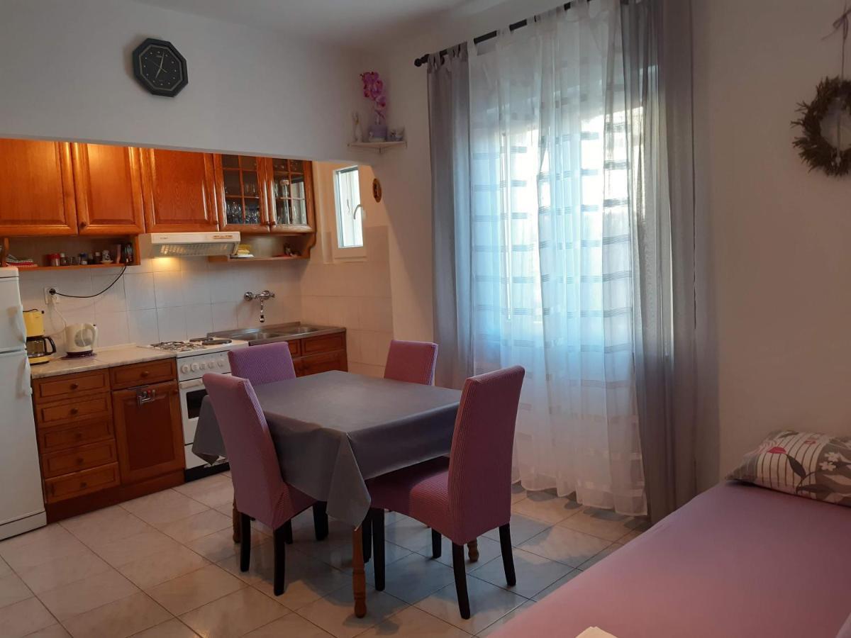 Apartments Nera Veldić Tisno Buitenkant foto